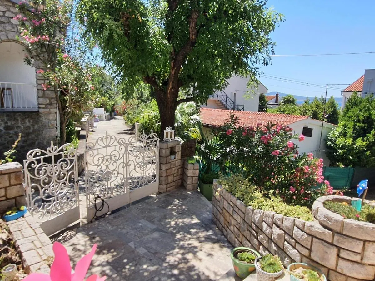 Apartments Crikvenica Megan 2 0*,  Croatia